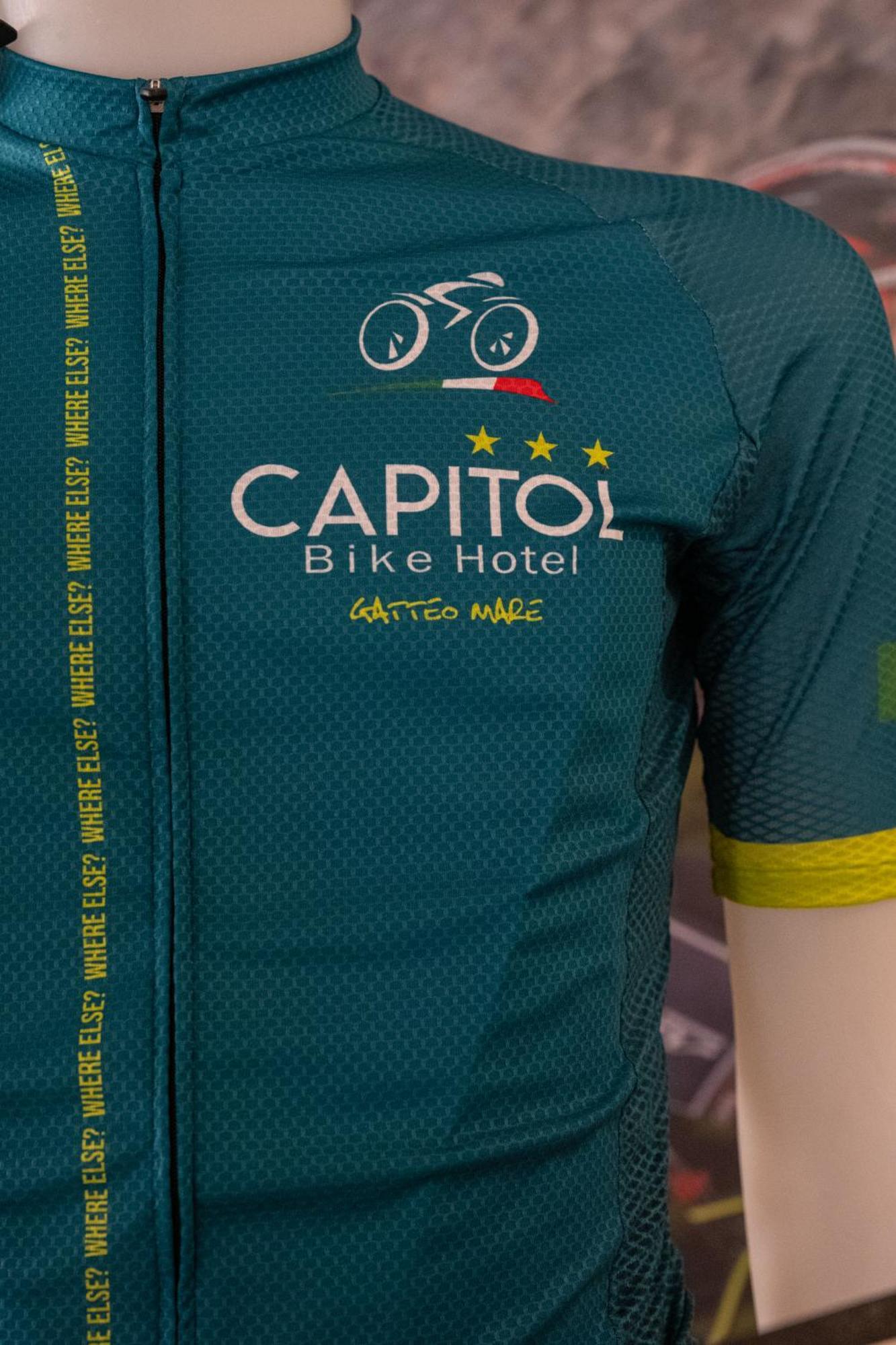 Hotel Capitol 가테오 아 마레 외부 사진