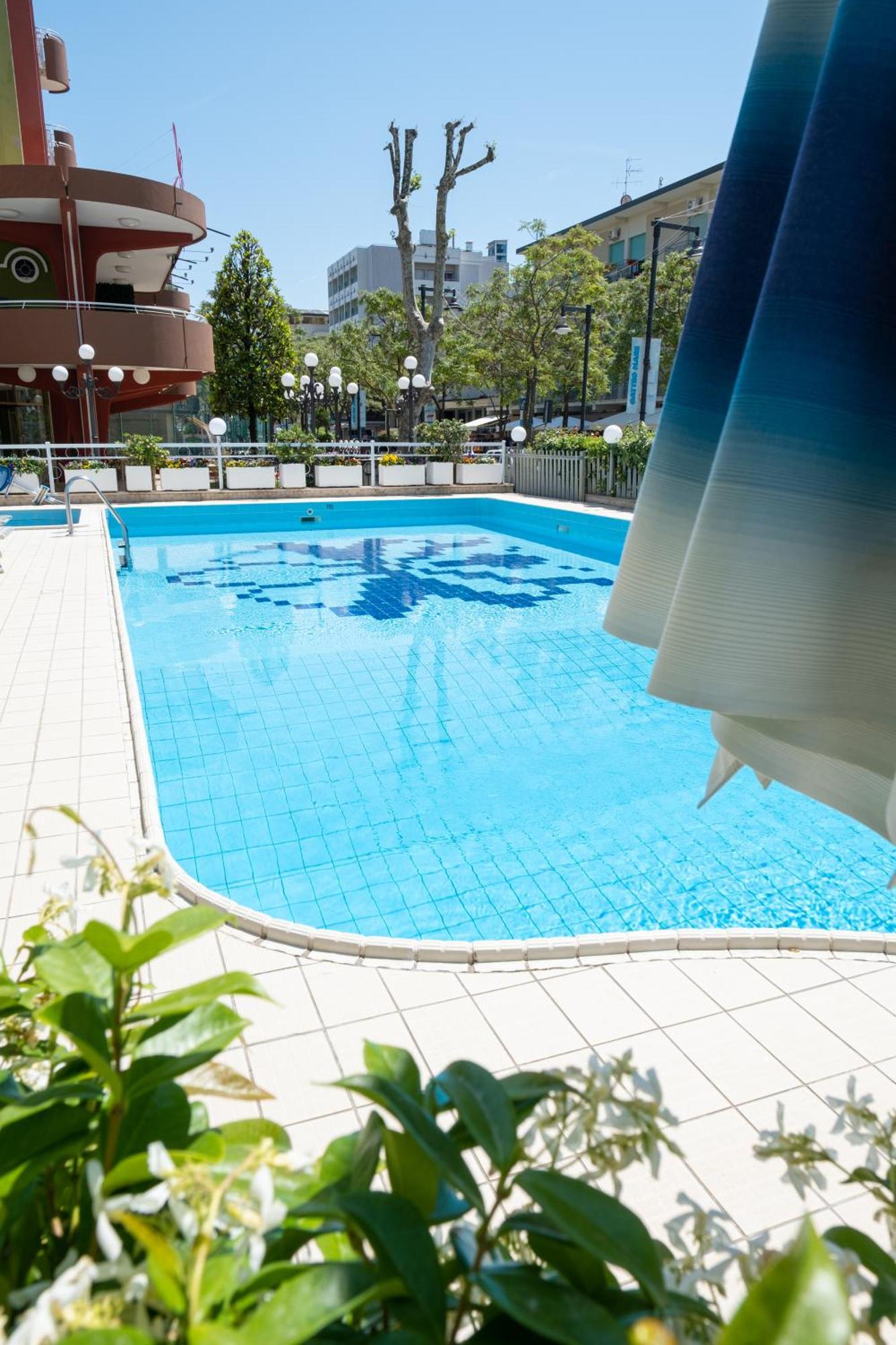 Hotel Capitol 가테오 아 마레 외부 사진