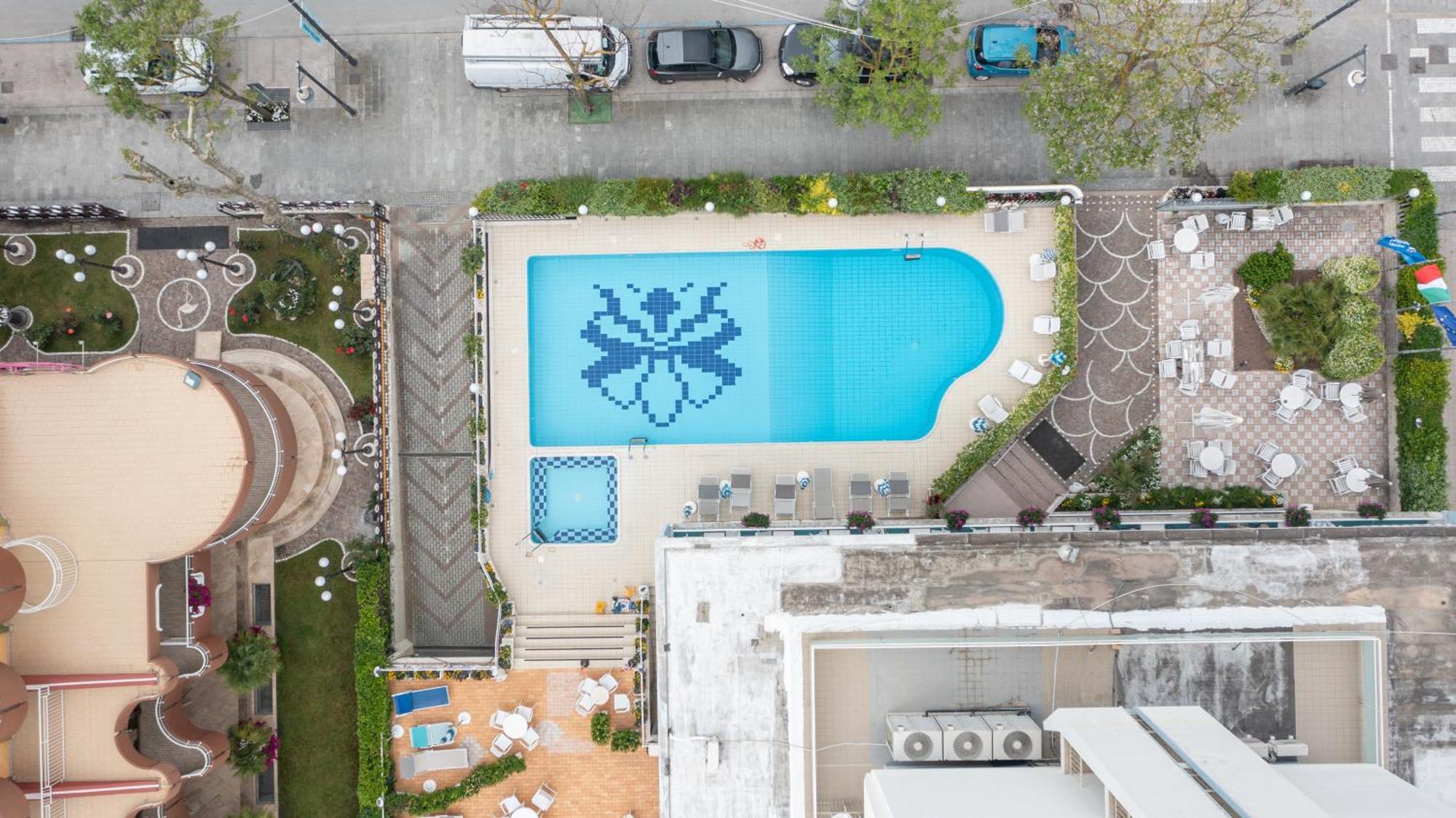 Hotel Capitol 가테오 아 마레 외부 사진